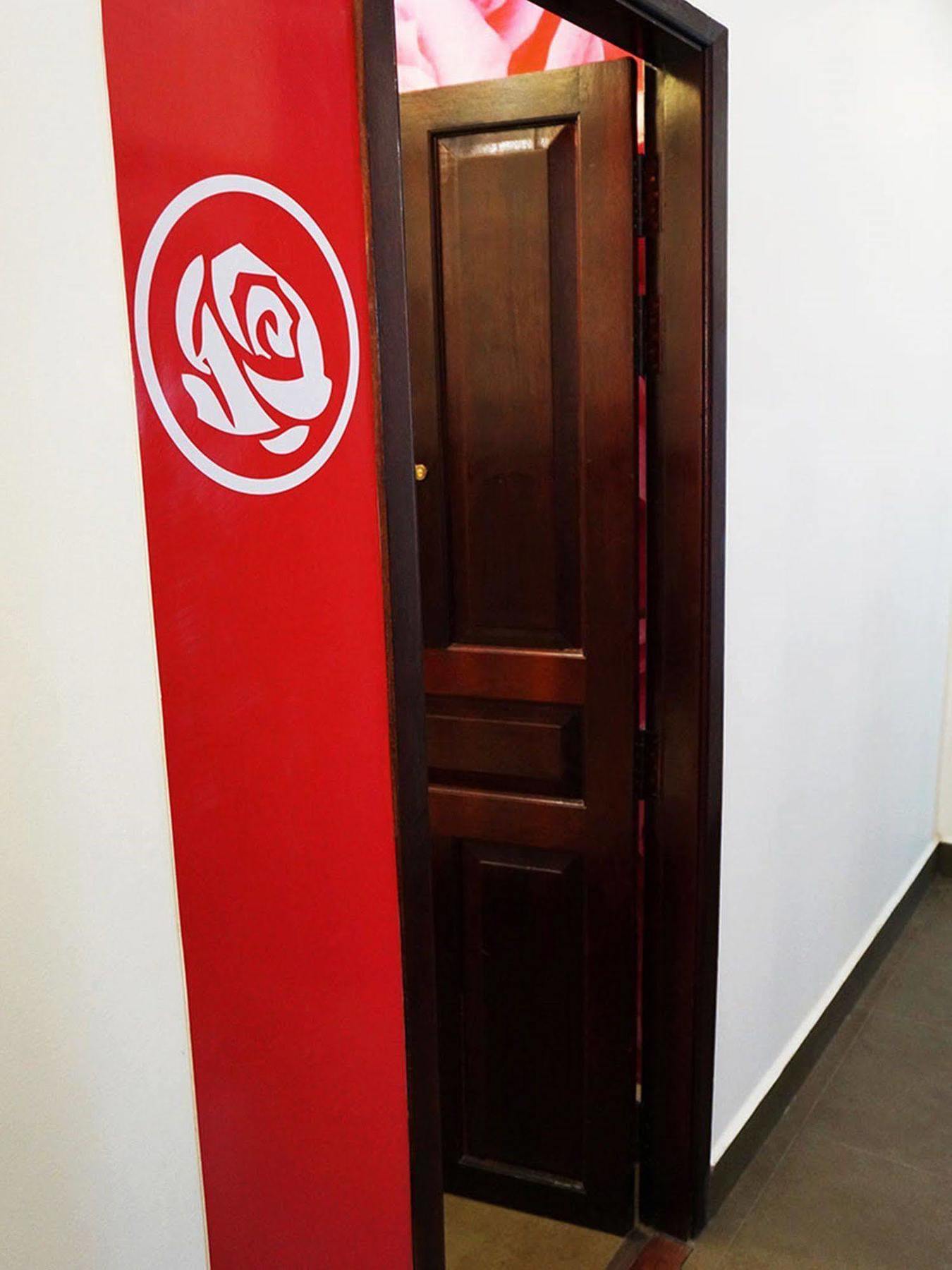 Aura Thematic Hostel Phnom Penh Exterior foto